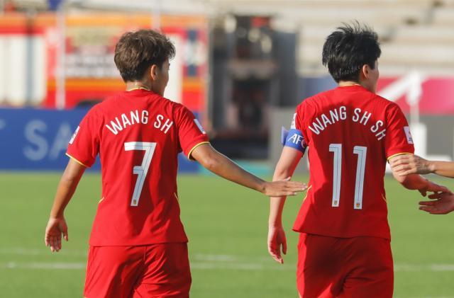 开云APp-联手制造全部4球！新女足起航还得靠“王炸组合”